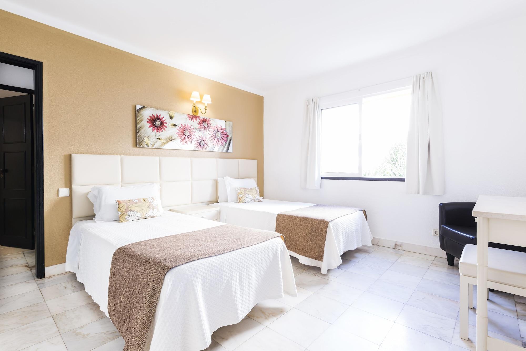 Aparthotel Jardim Do Vau Portimão Esterno foto