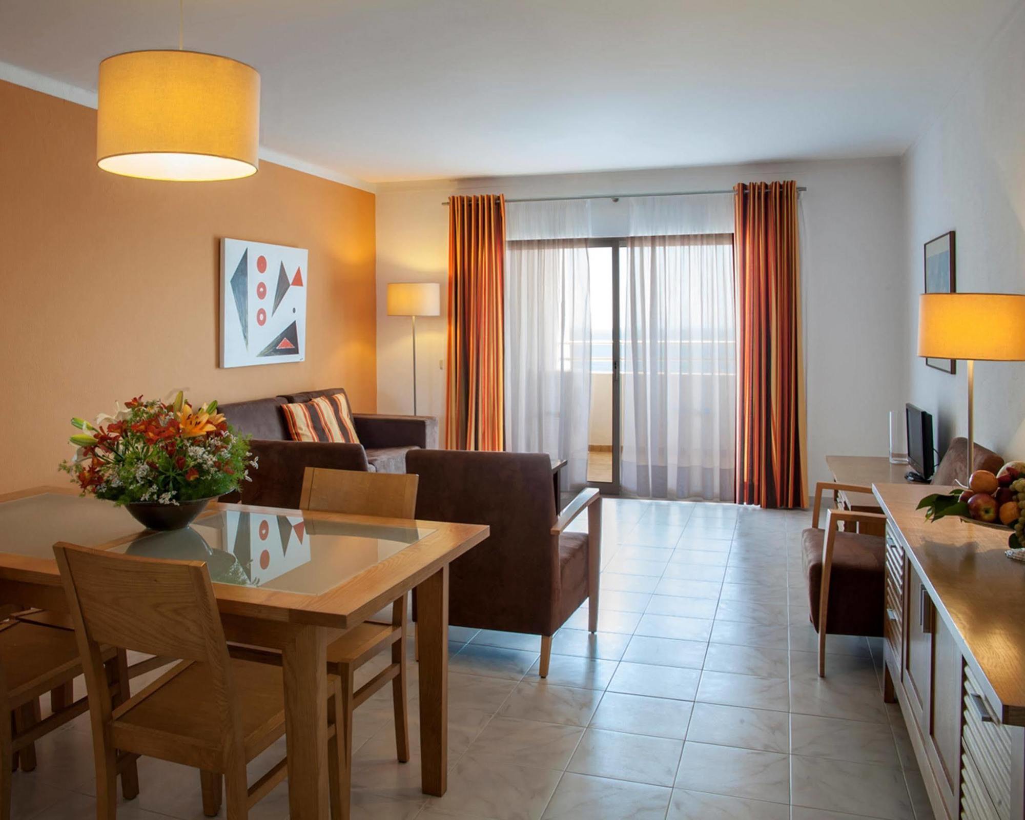 Aparthotel Jardim Do Vau Portimão Esterno foto